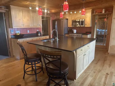 3644 Hwy 61 E Grand Marais MN 55604