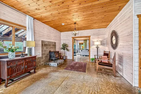 5246 Buck Road Saginaw MN 55779