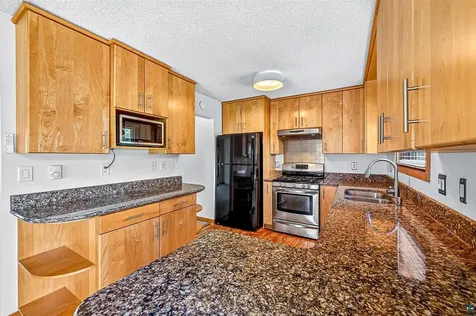 233 Sitka Street Duluth MN 55811
