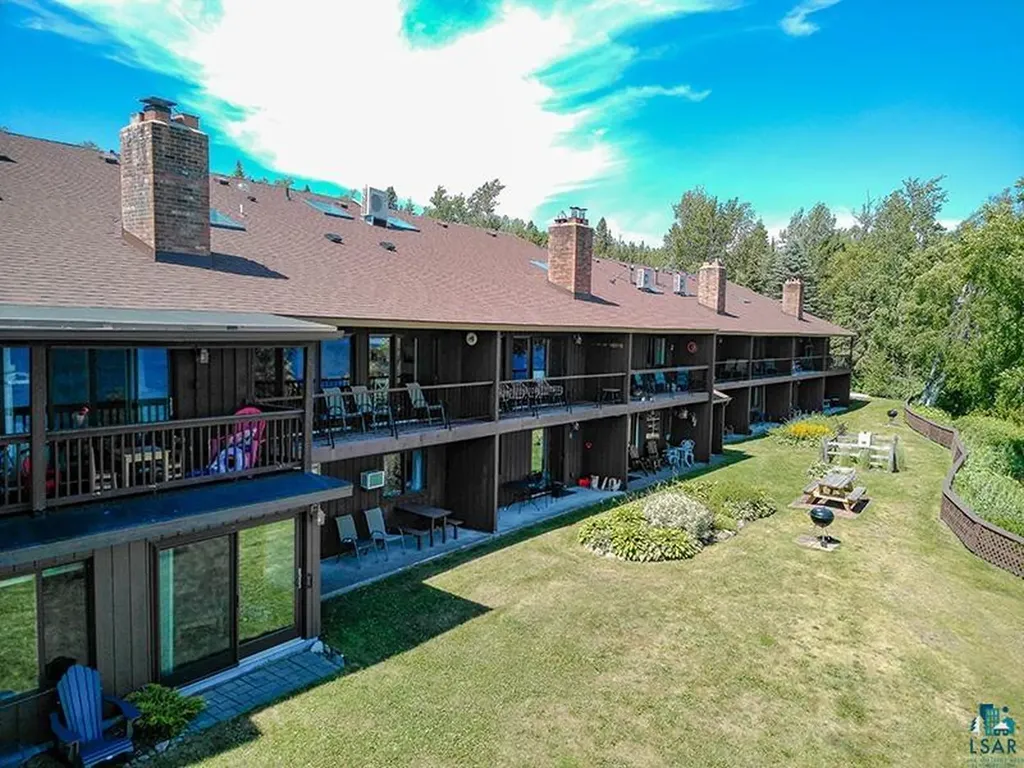 6626 Highway 61 W Tofte MN 55615