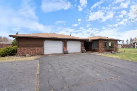 3718 E 7th Street Superior WI 54880
