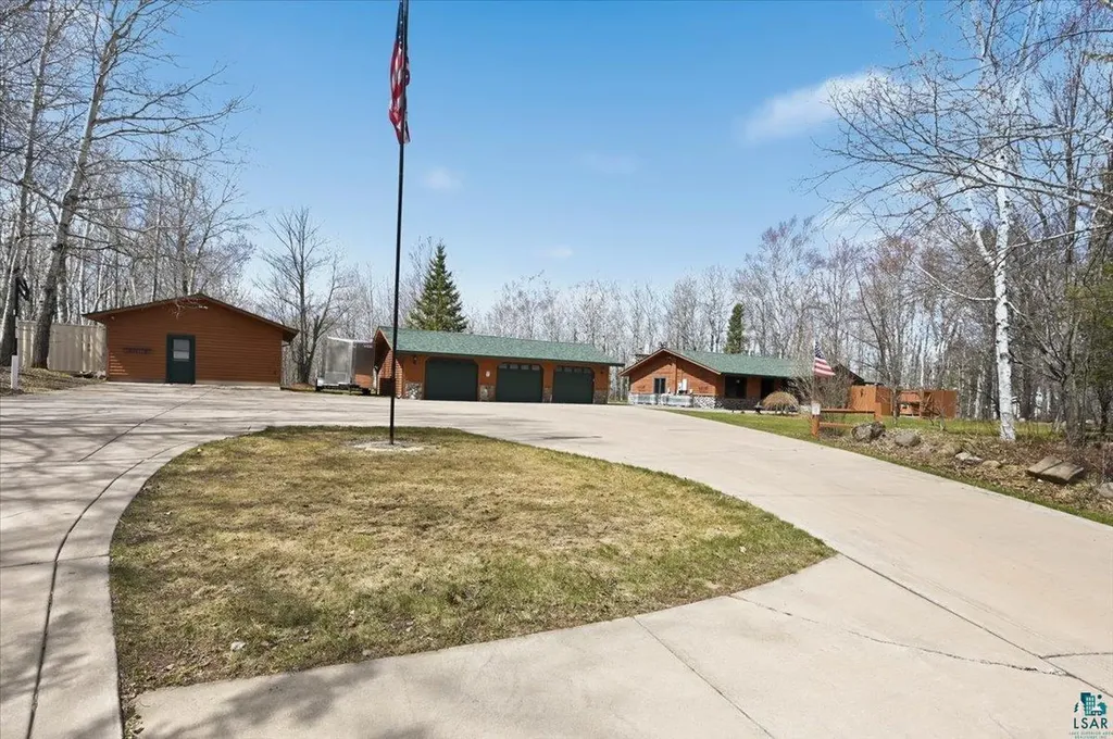4713 Munger Shaw Road Saginaw MN 55779