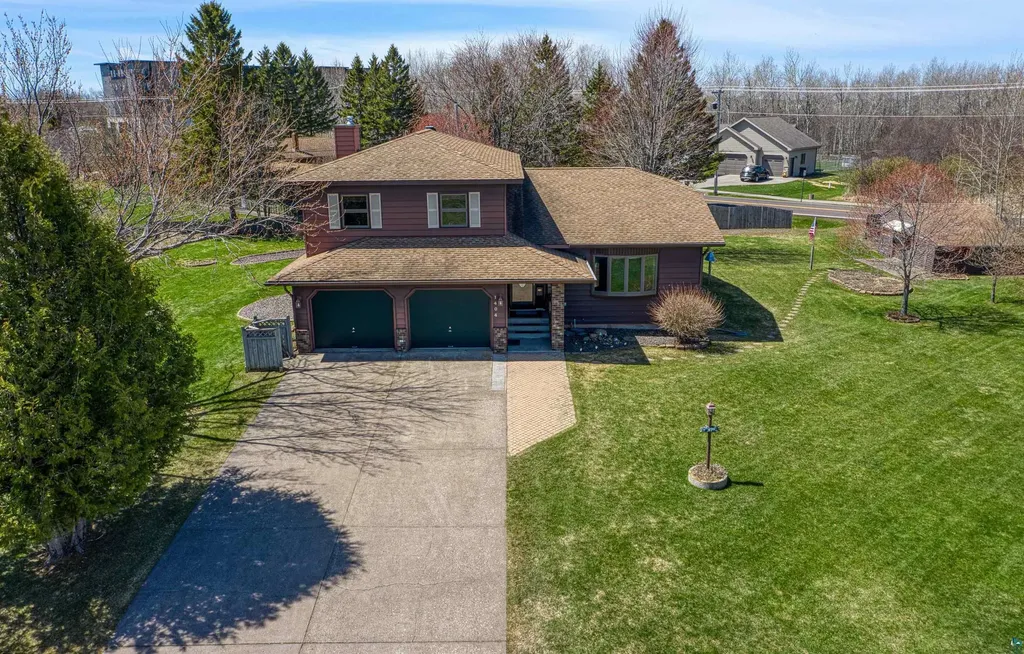 1404 E 10th Street Superior WI 54880
