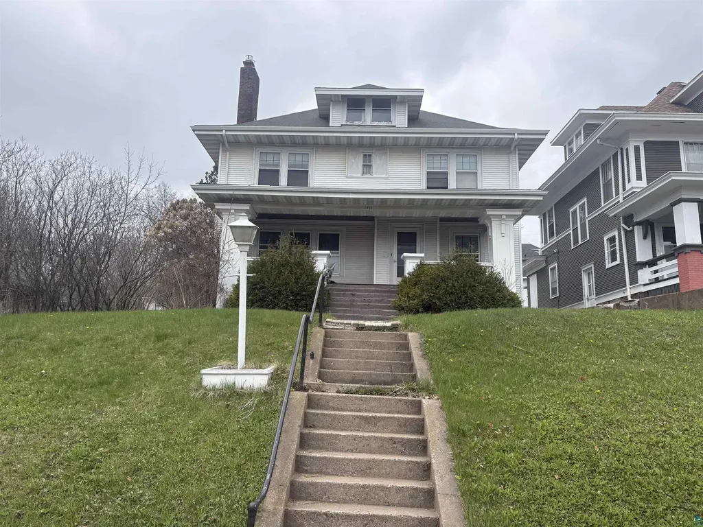 1411 E 4th Street Duluth MN 55805