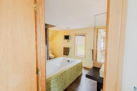 617 W 2nd Street Duluth MN 55806