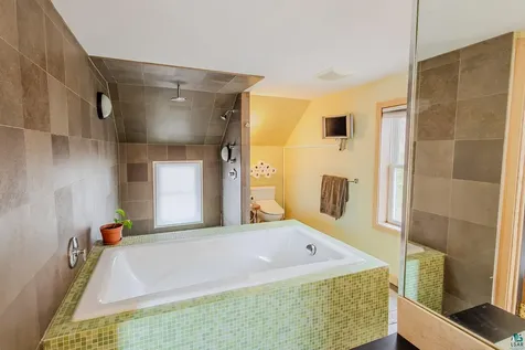 617 W 2nd Street Duluth MN 55806