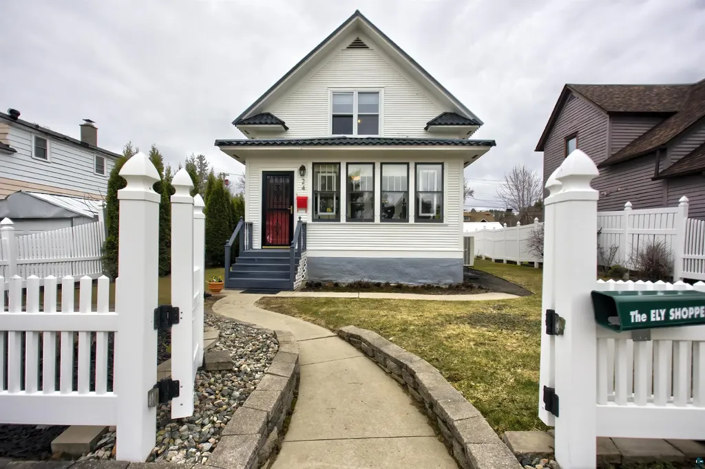 24 E Conan Street Ely MN 55731