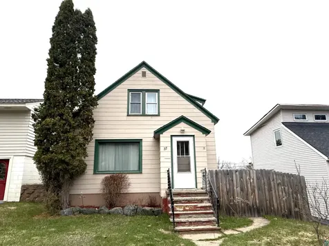 37 E Boundary Street Ely MN 55731