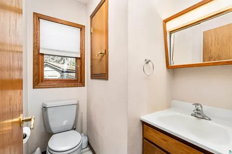 5573 N Shore Drive Duluth MN 55804