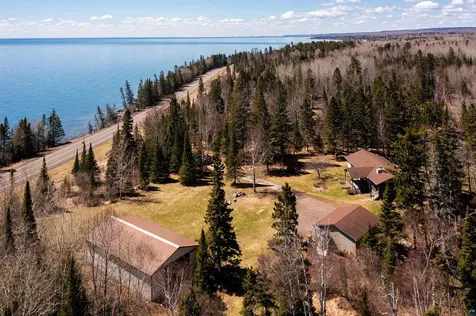 5573 N Shore Drive Duluth MN 55804