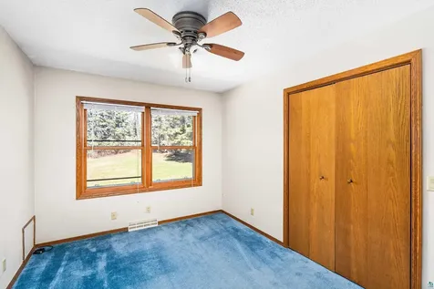 5573 N Shore Drive Duluth MN 55804