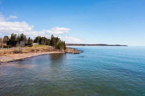 5573 N Shore Drive Duluth MN 55804