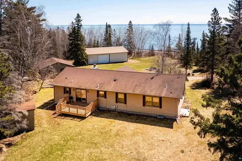 5573 N Shore Drive Duluth MN 55804
