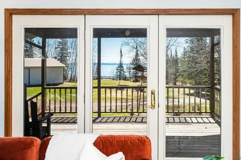 5573 N Shore Drive Duluth MN 55804