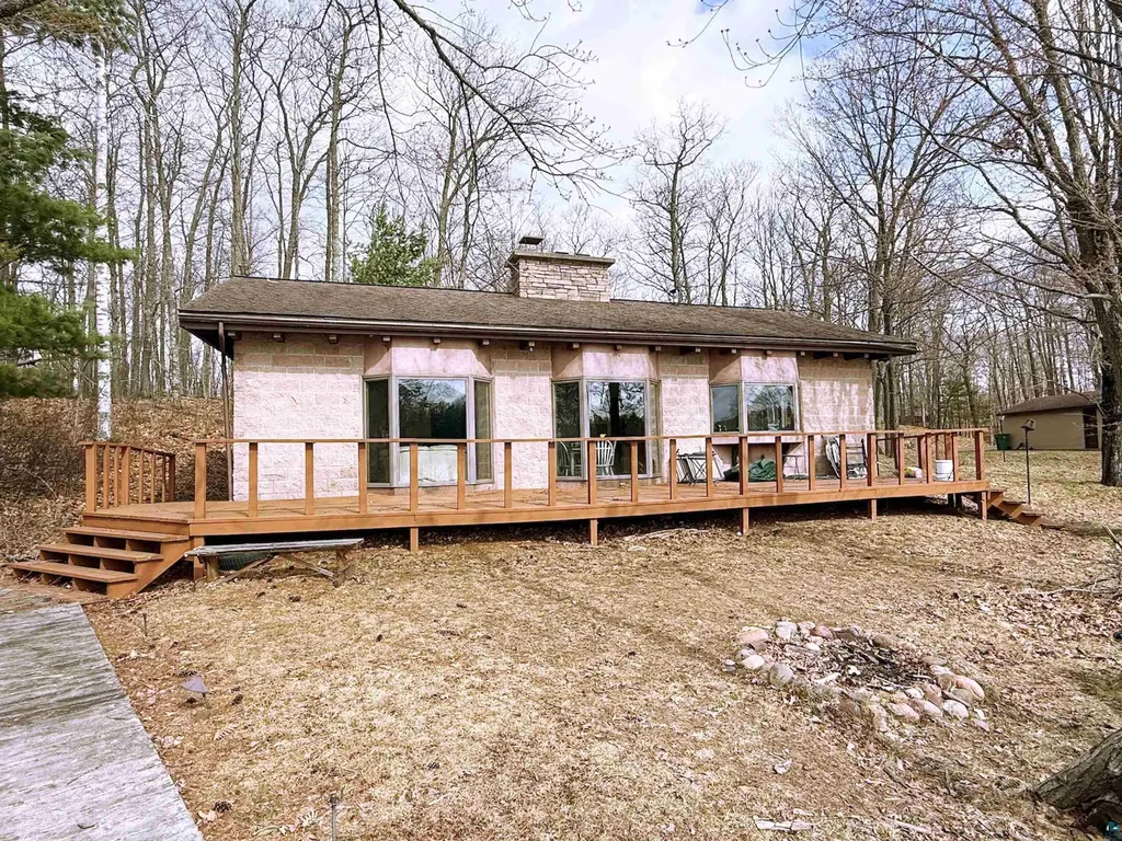 10165 Teepee Trail Iron River WI 54847