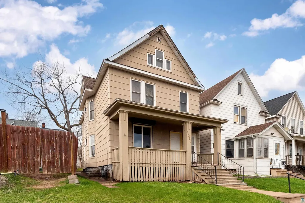 3019 Restormel Street Duluth MN 55806