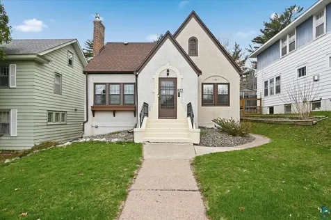 823 Grandview Avenue Duluth MN 55812