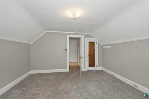823 Grandview Avenue Duluth MN 55812