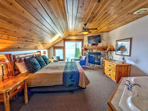2826 Highway 61 Two Harbors MN 55616