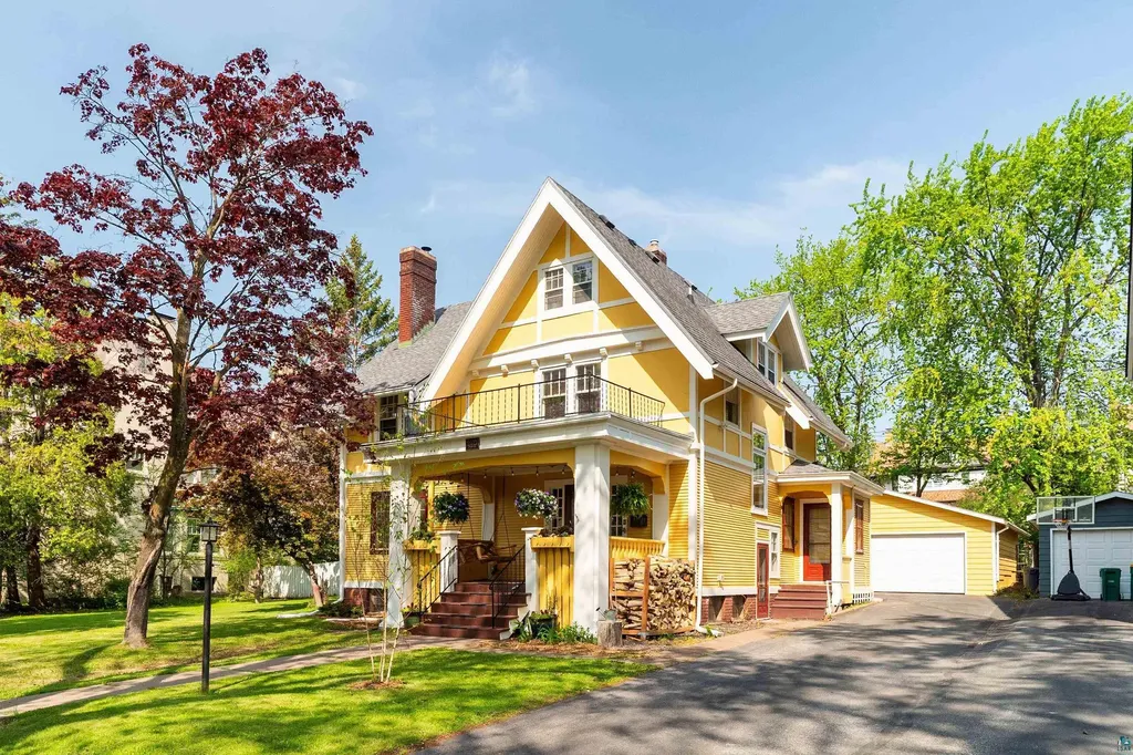 2415 E 2nd Street Duluth MN 55812
