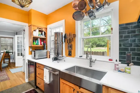2415 E 2nd Street Duluth MN 55812