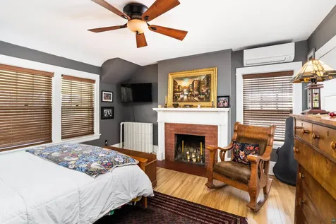 2415 E 2nd Street Duluth MN 55812