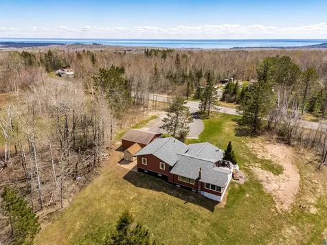 3325 Strand Road Duluth MN 55804