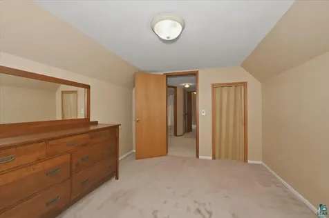 216 N 38th Avenue W Duluth MN 55807