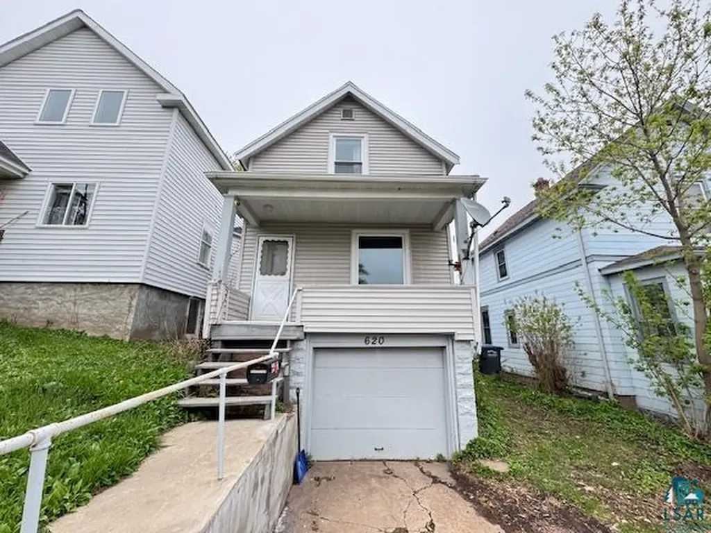 620 N 11th Avenue E Duluth MN 55806