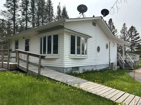 6085 Highway 1 Silver Bay MN 55614