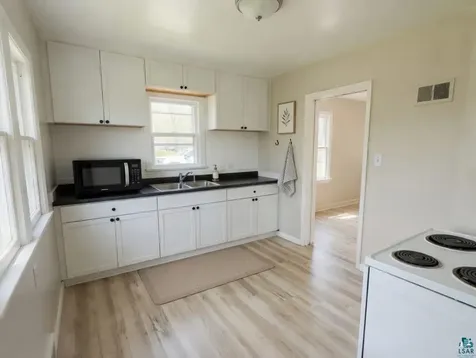 1127 N 46th Avenue E Duluth MN 55804