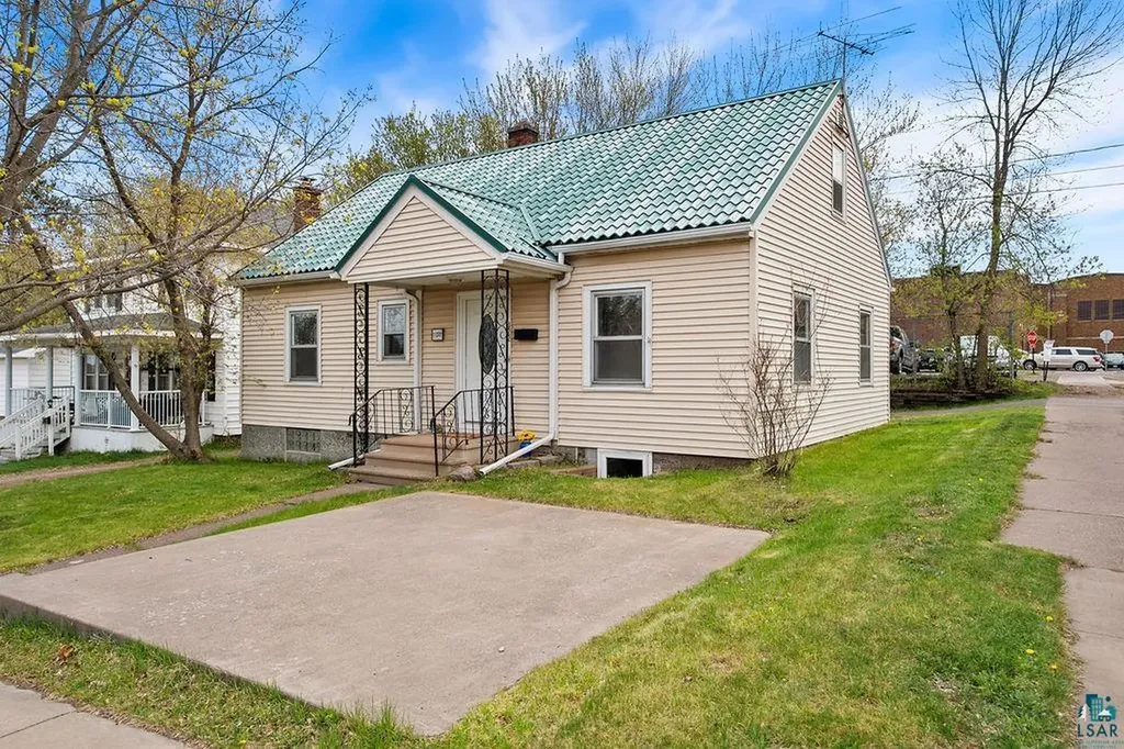 122 3rd Street Cloquet MN 55720
