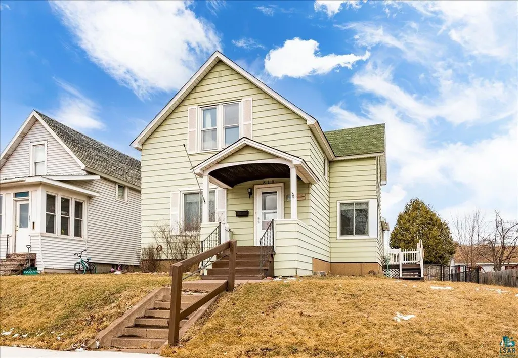 819 6th Avenue Two Harbors MN 55616