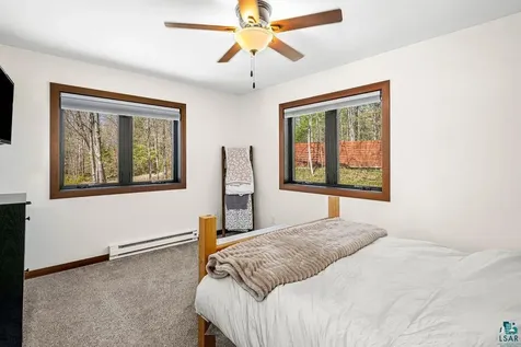 5196 Eagle Lake Road Duluth MN 55803