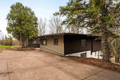 1926 Columbus Avenue Duluth MN 55803