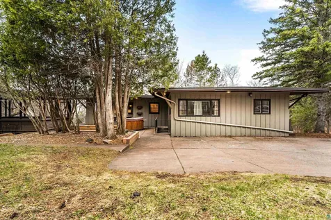 1926 Columbus Avenue Duluth MN 55803