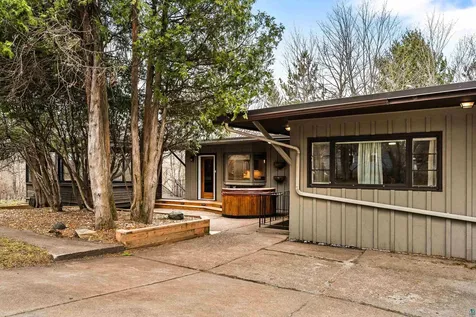 1926 Columbus Avenue Duluth MN 55803
