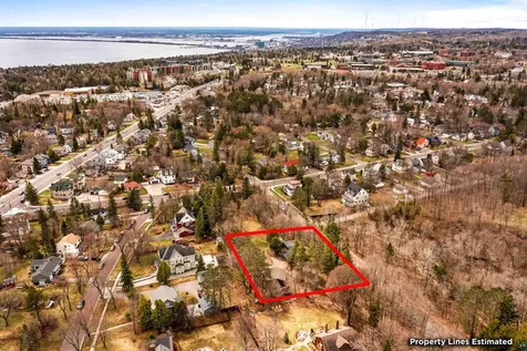 1926 Columbus Avenue Duluth MN 55803