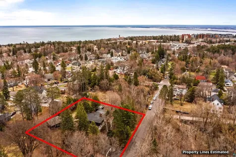 1926 Columbus Avenue Duluth MN 55803