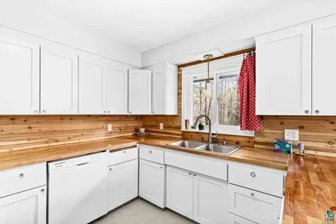 254 E Highway 61 Esko MN 55733
