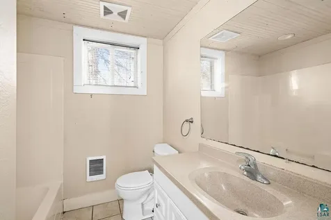 1540 N 7th Avenue E Duluth MN 55805