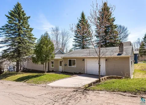 1540 N 7th Avenue E Duluth MN 55805