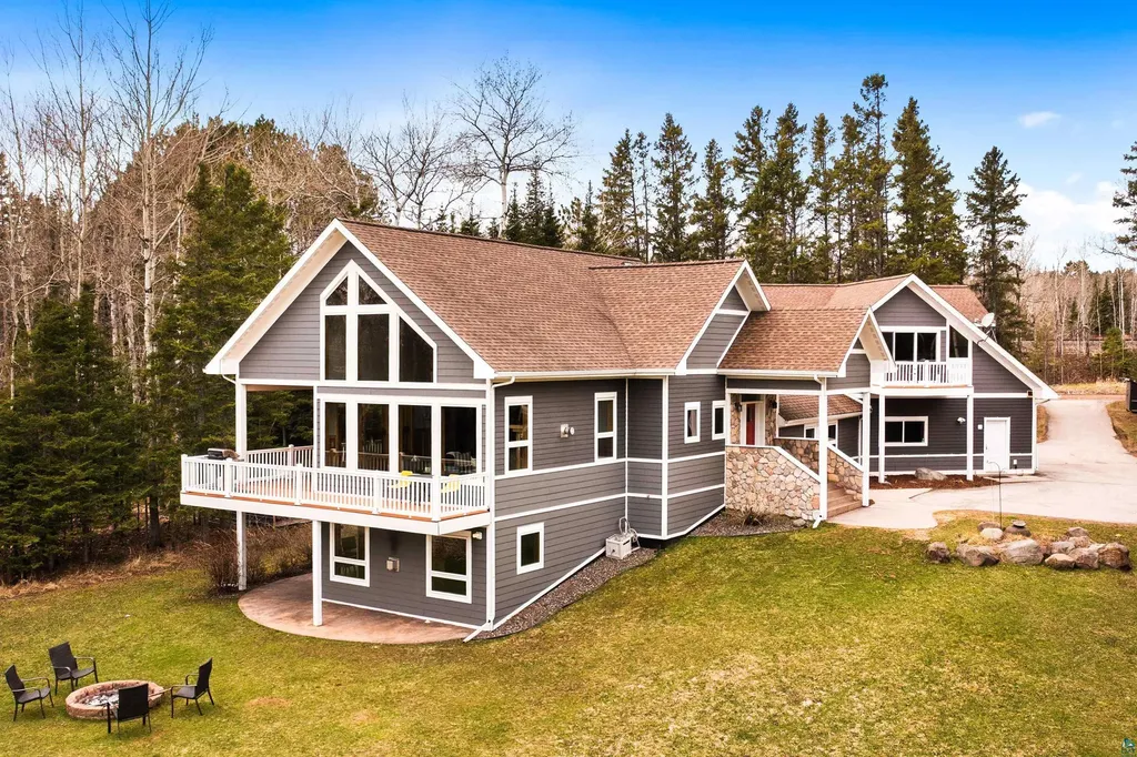 878 Old North Shore Road Two Harbors MN 55616