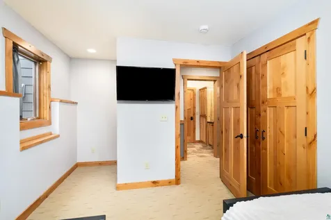 878 Old North Shore Road Two Harbors MN 55616