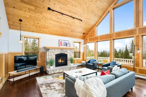 878 Old North Shore Road Two Harbors MN 55616