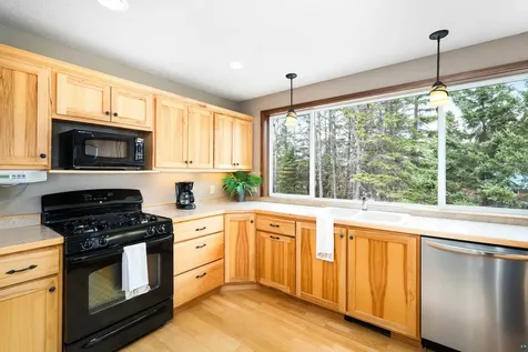 878 Old North Shore Road Two Harbors MN 55616