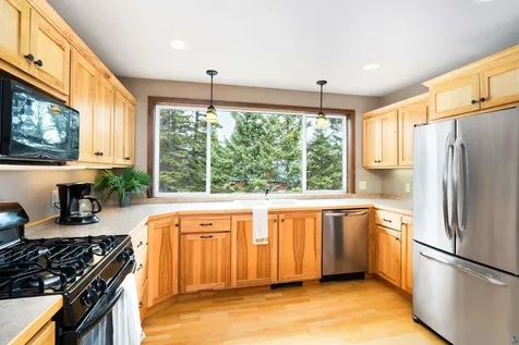 878 Old North Shore Road Two Harbors MN 55616