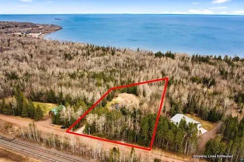 878 Old North Shore Road Two Harbors MN 55616