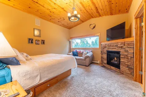 8947 E Wakemup Village Road Cook MN 55723