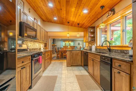 8947 E Wakemup Village Road Cook MN 55723